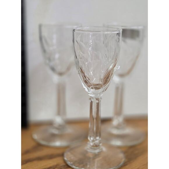 Three Libbey Crystal Leaf Cordial Sherry Glasses Etched Clear Stemware 4 1/8" - Picture 2 of 6